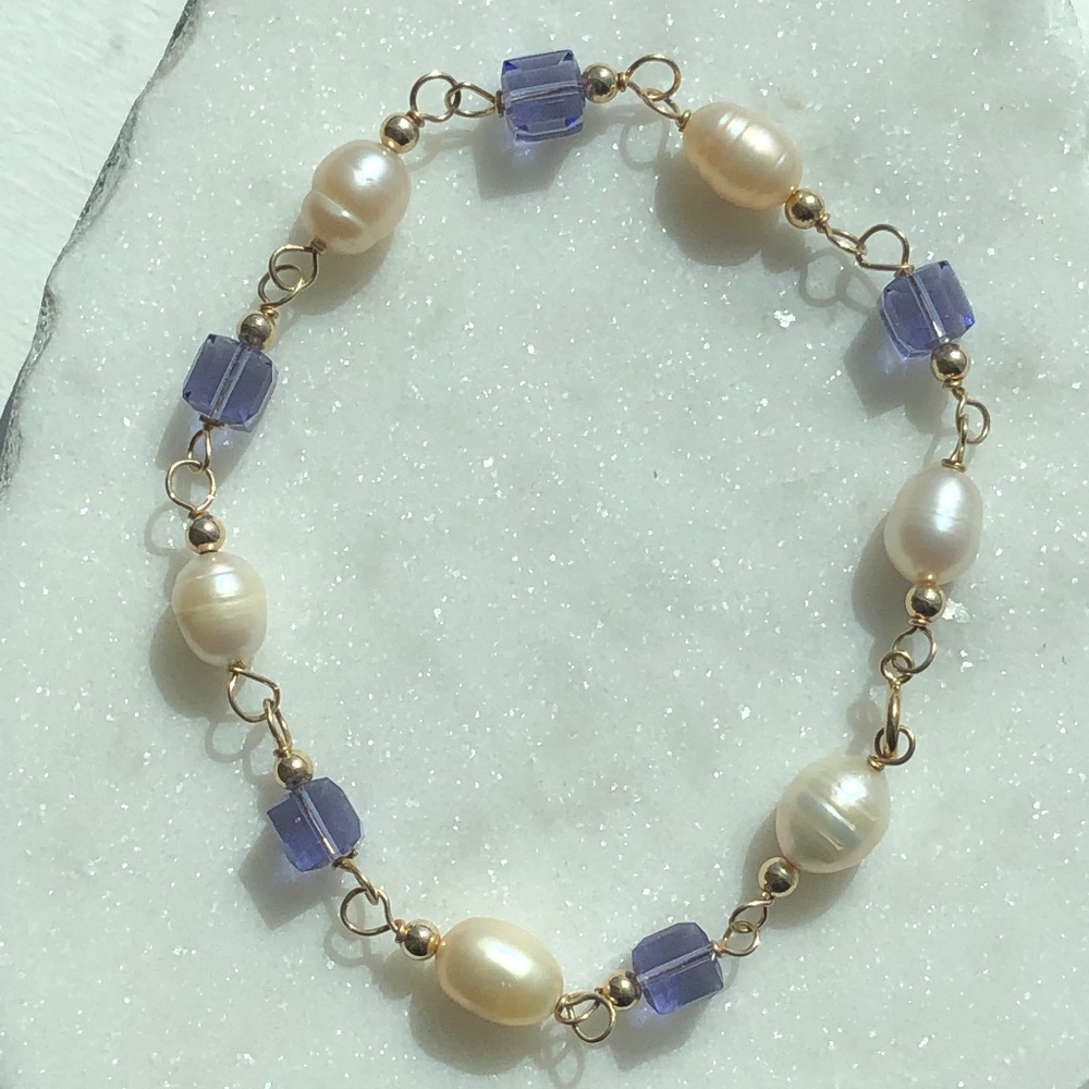 Freshwater Pearl and Purple Swarovski Crystal Bracelet